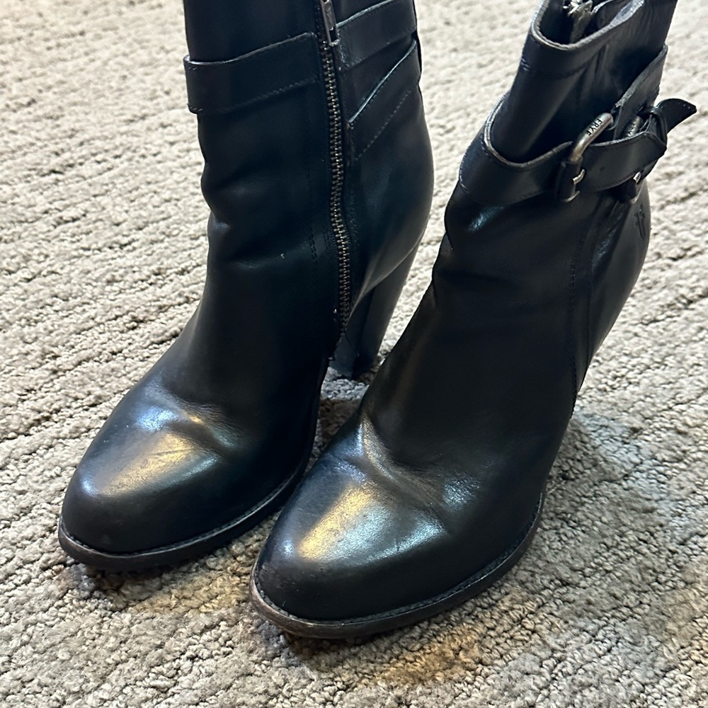 WOMEN FRYE BOOTS